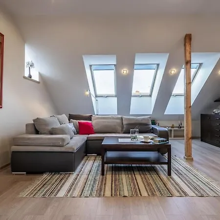 The In Private House With 3 Apartment *